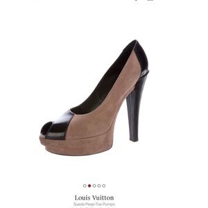 LOUIS VUITTON - Tan Suede/Blk Patent Leather Peeptoe Platform - EU 39 (box incl)